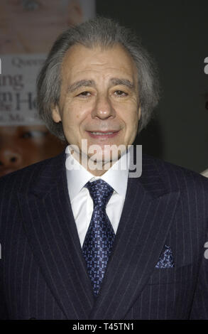 LOS ANGELES, Ca. März 02, 2003: Musiker LALO SHIFRIN im Hollywood Premiere, nach unten zum Haus. © Paul Smith/Featureflash Stockfoto