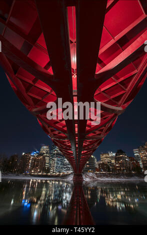 Im Rahmen der Peace Bridge, Calgary Stockfoto