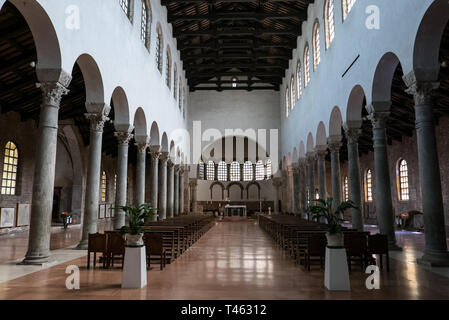 RAVENNA, Italien 2018 August 03: Im Inneren der Kirche San Giovanni Evangelista in Ravenna, Italien. Stockfoto