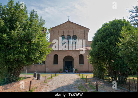 RAVENNA, Italien - 8 August 2018: der Blick auf die Basilika von Sant'Apollinare in Classe in Rimini, Emilia-Romagna, Italien Stockfoto