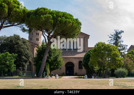 RAVENNA, Italien - 8 August 2018: der Blick auf die Basilika von Sant'Apollinare in Classe in Rimini, Emilia-Romagna, Italien Stockfoto