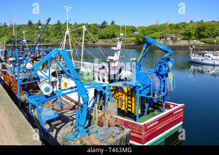 Fischerboote in den Hafen von Stornoway Stornoway auf der Insel Lewis, Äußere Hebriden, Na h-eileanan Siar, Schottland, Vereinigtes Königreich günstig Stockfoto