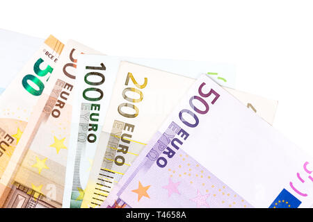 Euro-banknoten auf weißem Hintergrund in der Nähe bis Stockfoto