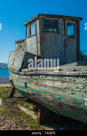 Verlassenes Boot Long View Stockfoto