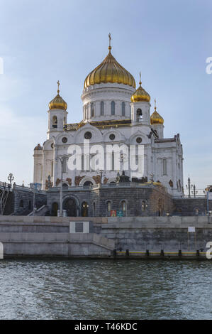 Moskau, Russland, 09.März 2017: Blick von der Moskwa auf die Christ-Erlöser-Kathedrale Stockfoto