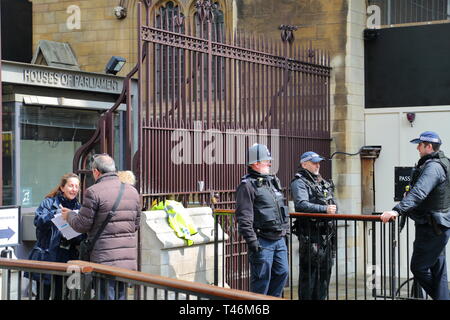 Akut erhoehte Sicherheit am Haus, Westminster, London, UK Stockfoto