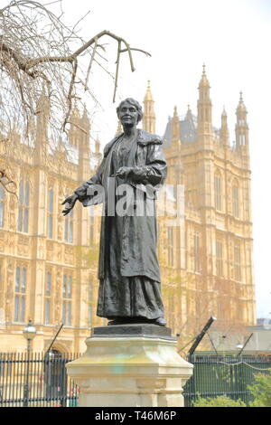 Bronze Skulptur von Emmeline Pankhurst in Westminster, London, UK Stockfoto