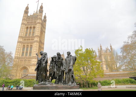 Skulptur "Die Bürger von Calais von Auguste Roding im Victoria Tower Gardens, Westminster, London, UK Stockfoto