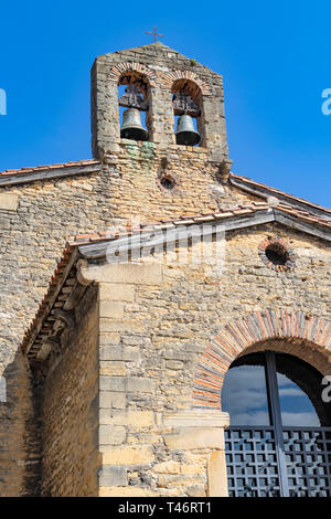 Oviedo. Spanien - 14. April 2019: Die Kirche von San Julian de los Prados. Weltkulturerbe der UNESCO Stockfoto