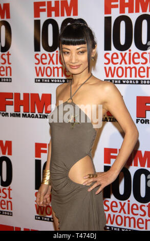 LOS ANGELES, Ca. Juni 05, 2003: Schauspielerin BAI LING bei Party in Hollywood für FHM Magazin zu sein 8. jährliches 100 heißesten Frauen der Welt special Ausgabe feiern. Stockfoto