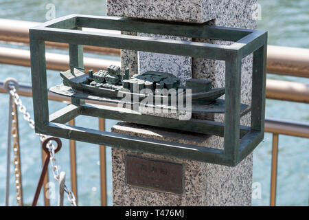 Statue von traditionellen Stil Boot, Shinkawa 1000 Sakura, Edogawa-Ku, Tokio, Japan Stockfoto