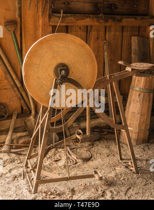 Nahaufnahme des altmodischen Schleifsteins Stockfoto