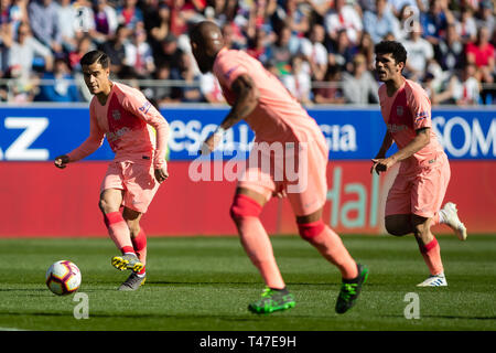 Huesca, Spanien. 13 Apr, 2019. Coutinho des FC Barcelona (8) Während der Spanischen Liga Fußballspiel zwischen SD Huesca und FC Barcelona im El Alcoraz Stadion in Huesca am 13. April 2019. Das Match endete mit einem Unentschieden 0-0. Credit: Daniel Marzo/Pacific Press/Alamy leben Nachrichten Stockfoto