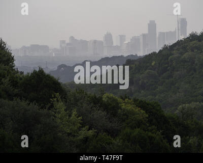 Skyline von Austin, Texas im Morgennebel Stockfoto