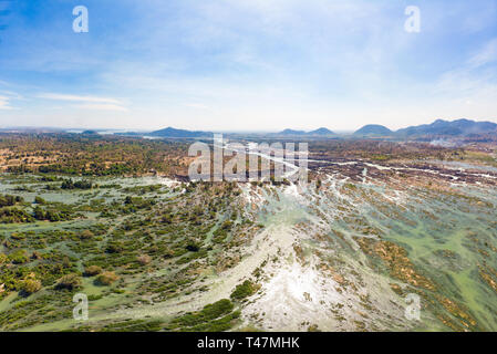 Antenne Panoramablick 4000 Inseln Mekong in Laos, Li Phi Wasserfälle, berühmten Reiseziel Backpacker in Südostasien Stockfoto