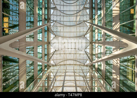 TORONTO, ONTARIO, 6. Juli 2017: Innenraum des multi level Eaton Center, der größten Mall in Toronto, Juli 9. 2017 in Toronto, Ontario, Kanada Stockfoto