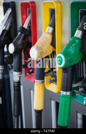 Detail von kraftstoffpumpen an einer Tankstelle in den Niederlanden Stockfoto