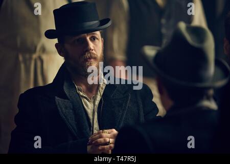 TOM HARDY in SPITZER SCHEUKLAPPEN (2013). Staffel 2 Folge 4. Quelle: British Broadcasting Corporation (BBC) / Album Stockfoto