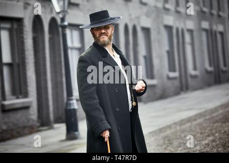 TOM HARDY in SPITZER SCHEUKLAPPEN (2013). Staffel 4 Folge 4. Quelle: British Broadcasting Corporation (BBC) / Album Stockfoto