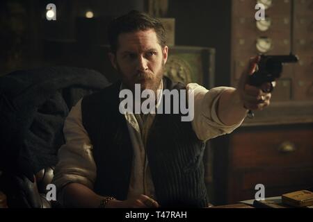 TOM HARDY in SPITZER SCHEUKLAPPEN (2013). Staffel 2 Folge 2. Quelle: British Broadcasting Corporation (BBC) / Album Stockfoto