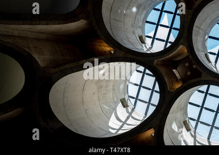 Der Innenraum des Zeitz Mocaa Museum der Zeitgenössischen Kunst Afrikas, an der V&A Waterfront, Kapstadt, Südafrika Stockfoto