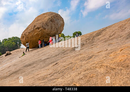 Horizontale Ansicht von Krishna's Butterball in Mahabalipuram, Indien. Stockfoto