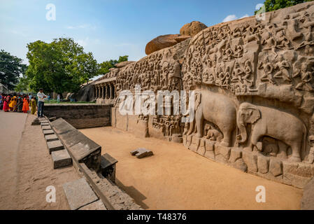 Horizontale Sicht auf die spektakuläre Arjunas Buße in Mahabalipuram, Indien. Stockfoto