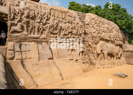 Horizontale Sicht auf die spektakuläre Arjunas Buße in Mahabalipuram, Indien. Stockfoto