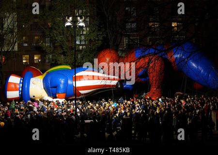 Riesige Spider-Man und Uncle Sam Ballons Stockfoto