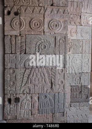 Aufwendigen Schnitzereien auf Steinmauern in Teotihuacan Stockfoto