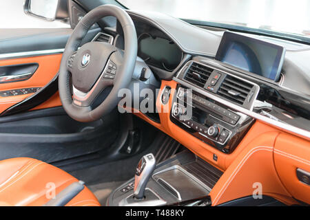 München, Deutschland - 21 April, 2018: Innenraum des neuen BMW 7er in voller Größe Luxuslimousine executive G11/G12 die Produktion der 6. Generation Stockfoto