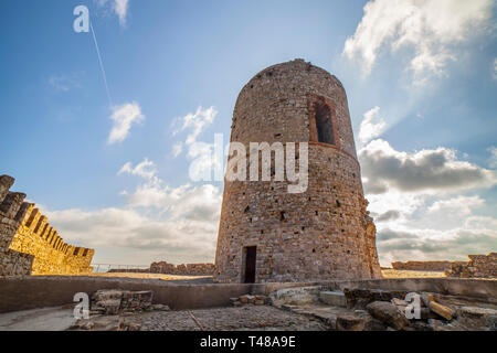 Schloss von Jimena de la Frontera, Cadiz, Spanien. Halten oder wehrturm an der Christlichen Alcazar gebaut Stockfoto