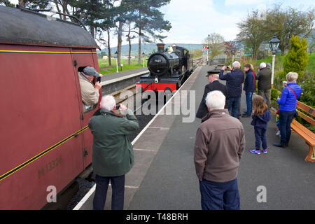 Dinmore Manor Dampfmaschine in Cheltenham Racecourse Station auf der Gloucestershire und Warwickshire Railway UK Stockfoto