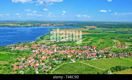 Erstaunlich der tschechischen Landschaft rund um mährischen Dorfes Pavlov am 16. Erfasst: 9 Luftaufnahmen. Stockfoto