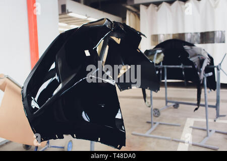 Auto Stoßstange Ready at the body shop zu malen. Stockfoto