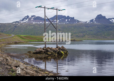 Küste von Berufjordur Fjord im Osten von Island Stockfoto