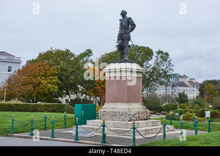 Plymouth, Devon/England - Oktober 08, 2018 ‎: Sir Francis Drake Statue auf Plymouth Hoe Stockfoto