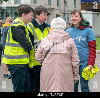 Glasgow, Schottland, Großbritannien. 14. April 2019. 40 Tage für das Leben schließen Rallye am George Square. Ein Zähler - Protest auch gegen Sie zu protestieren. Stockfoto