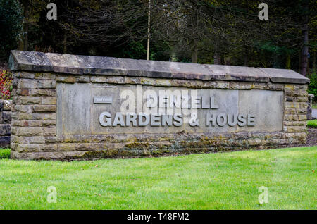 Denzell Garten und Haus. Von Robert Scott, der dies Haus in Bowden gebaut, Altrincham verfügt über einen Zierteich, Reben, Orchideen und ein versunkener Garten. Stockfoto