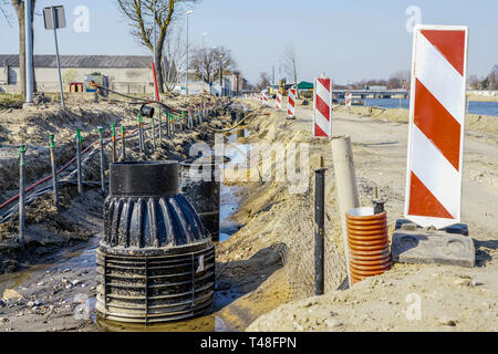 Reparatur und Austausch von u-Kommunikation und Rohre auf der Stadt. Stockfoto