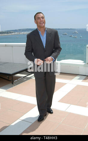 CANNES, Frankreich. Mai 18, 2003: Schauspieler JEAN-CLAUDE van Damme beim Filmfestival in Cannes seinen Film zu fördern Nach dem Tod. Stockfoto