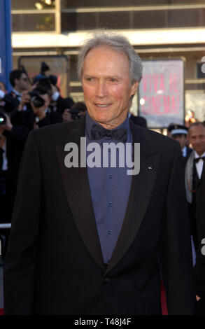 CANNES, Frankreich. 23. Mai 2003: Schauspieler und Regisseur Clint Eastwood bei der Vorführung bei den Filmfestspielen von Cannes für seinen neuen Film Mystic River. Stockfoto
