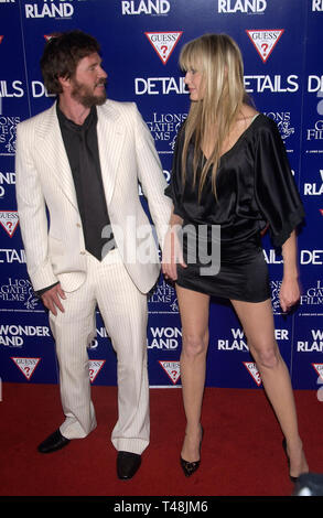 LOS ANGELES, Ca. September 24, 2003: Schauspieler Val Kilmer & Schauspielerin Daryl Hannah an der Los Angeles Premiere seines neuen Films Wunderland. Stockfoto