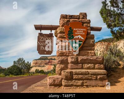 Ortseingangsschild, Willkommensschild, Zion Nationalpark, Utah, USA Stockfoto