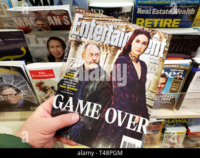 MONTREAL, KANADA - 28. MÄRZ 2019: Entertainment Weekly spezielle Sammler Doppelausgabe. Game Over - Spiel der Throne speciall Problem mit Davos Seawort Stockfoto