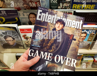 MONTREAL, KANADA - 28. MÄRZ 2019: Entertainment Weekly spezielle Sammler Doppelausgabe. Game Over - Spiel der Throne speciall Problem mit Kleie Stark auf Stockfoto