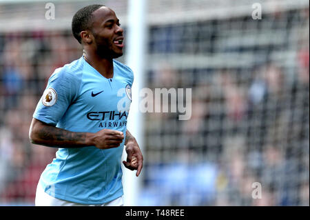 Von Manchester City Raheem Sterling feiert zweiten Ziel seiner Seite des Spiels zählen während der Premier League Spiel im Selhurst Park, London. Stockfoto