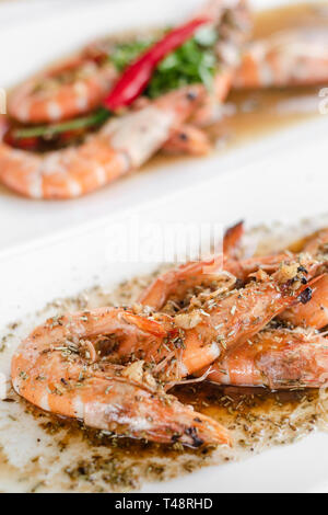 Portugiesische Meeresfrüchte vermischt Traditionelle prawn Tapas auf Lissabon Restaurant Tabelle Stockfoto