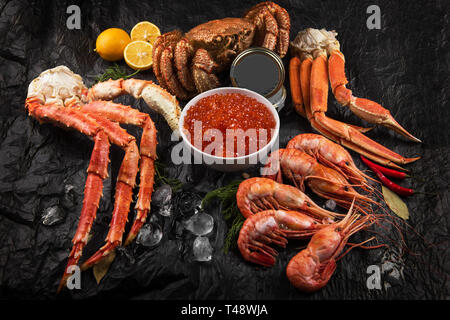 Satz frischer Fisch und Meeresfrüchte Stockfoto