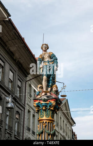 Bern, Schweiz - 25. Juni 2017: Gerechtigkeit Brunnen in Bern, Schweiz Stockfoto